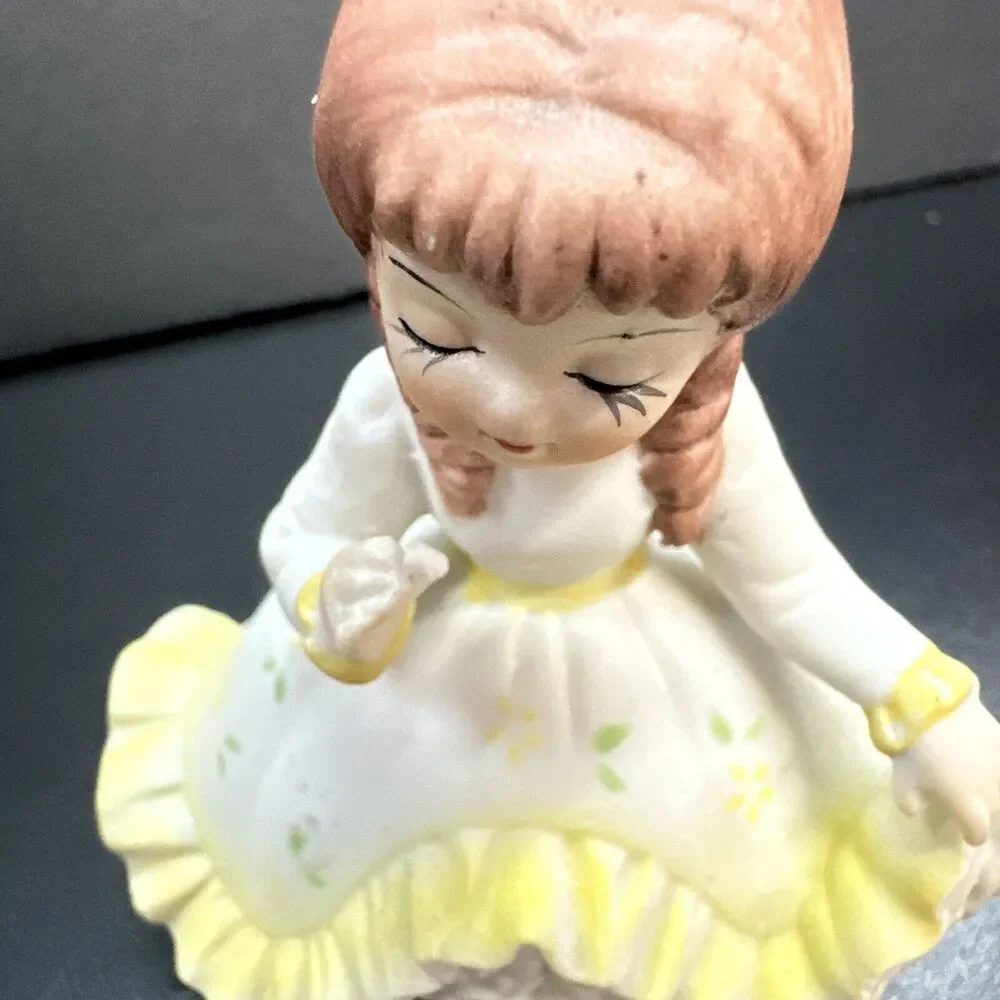 Lefton Japan Antique Figurine Porcelain Victorian With Umbrella